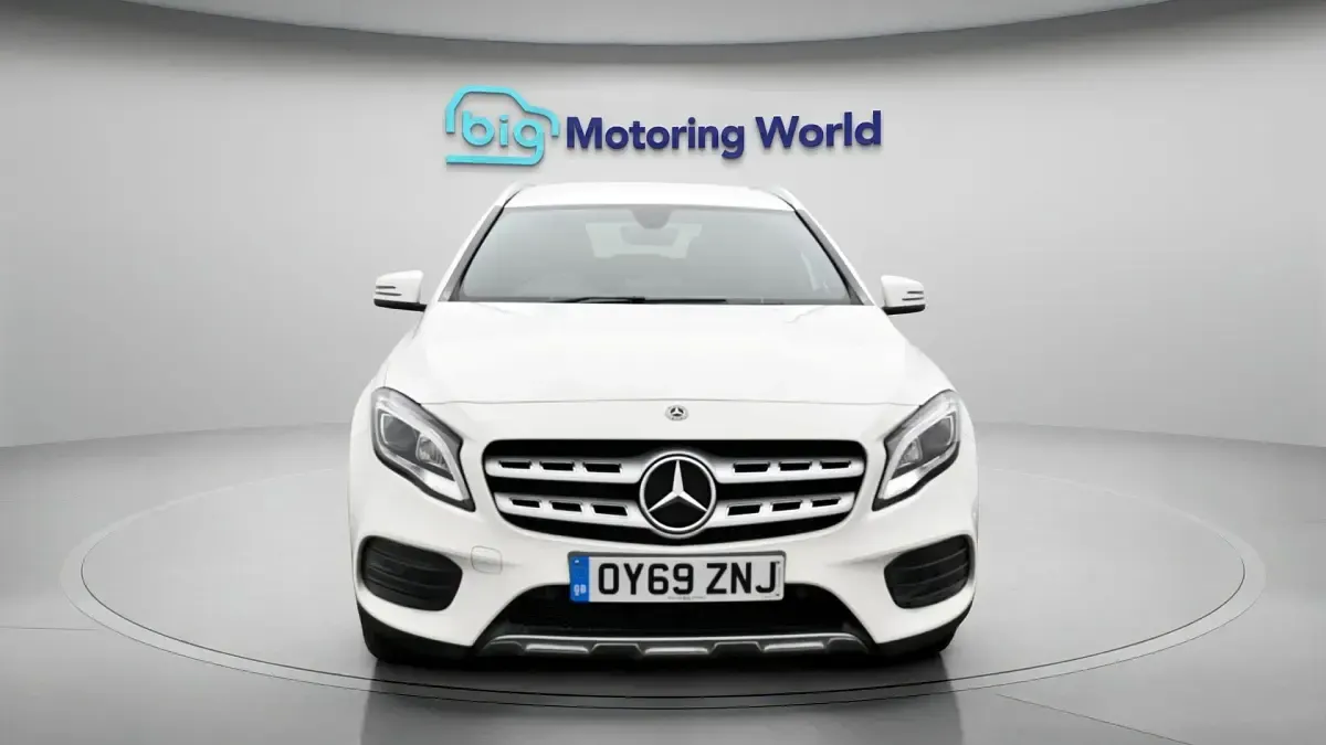 Used Mercedes GLA180 AMG line 122 HP (89 kW) 2019 White SUV