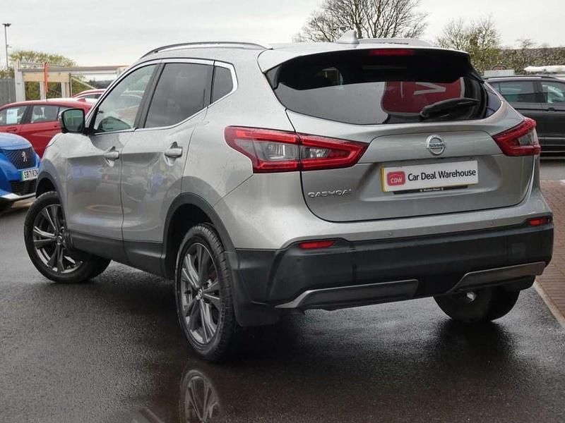 Used Nissan Qashqai N-Connecta 138 HP (101 kW) 2018 Silver SUV