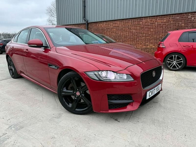 Begagnad Jaguar XF Prestige 2017 Röd Sedan