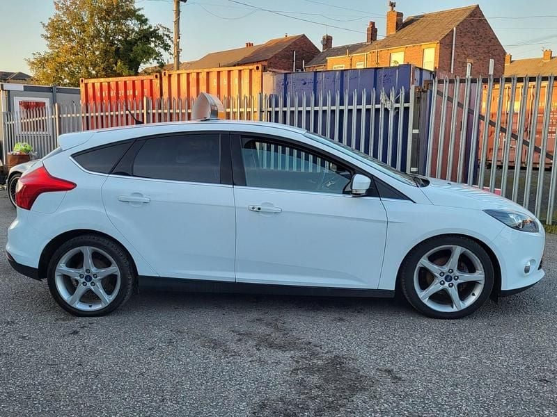 Used Ford Focus Titanium 2013 White Hatchback