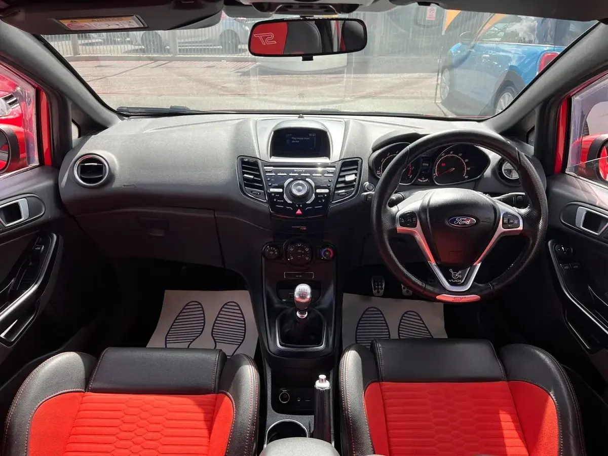 Used Ford Fiesta ST 179 HP (131 kW) 2014 Orange Hatchback