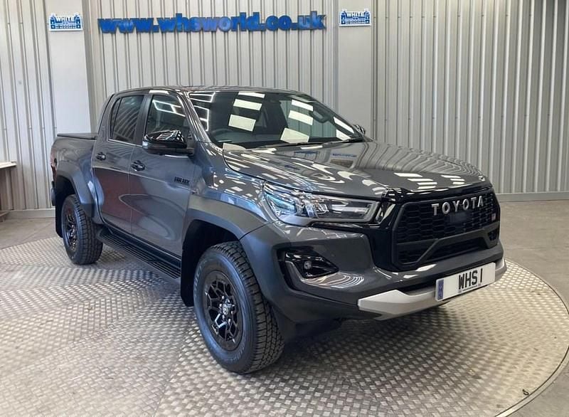 Gun metal New 2025 Toyota HiLux Sport Pickup | £42,995 (A bit pricey) - Image 1/4