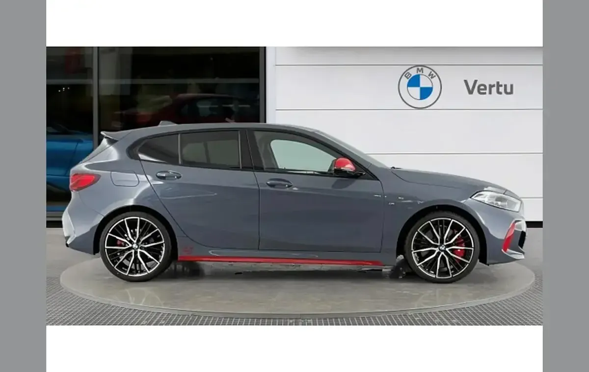 Begagnad BMW 128 Comfort Edition 265 HK (194 kW) 2023 Grå Halvkombi