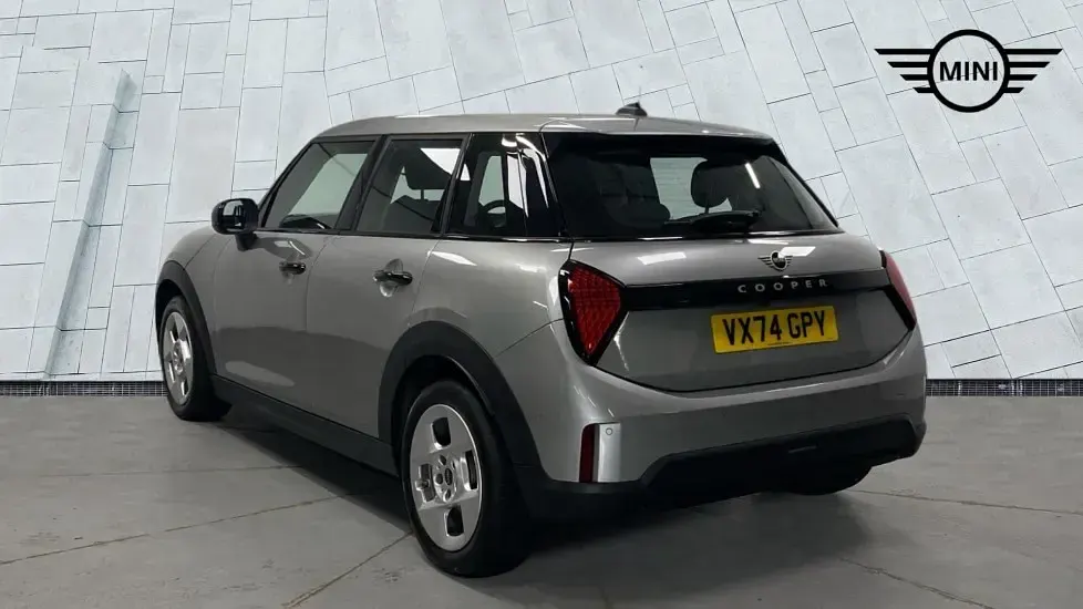 Used Mini Cooper Hatch 154 HP (113 kW) 2024 Silver Hatchback
