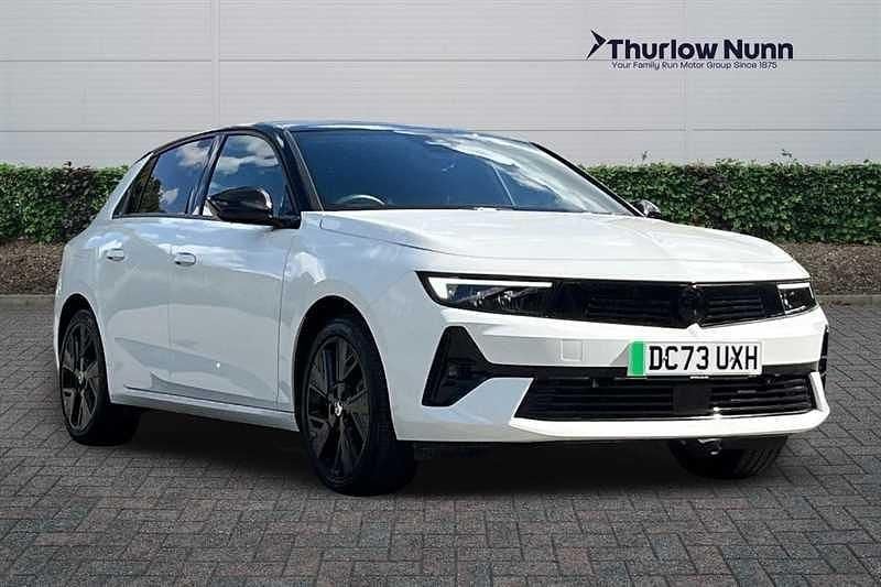 White Used 2024 Vauxhall Astra Hatchback | £18,700 (Super price) - Image 1/4