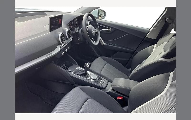 Used Audi Q2 Sport 150 HP (110 kW) 2024 White SUV