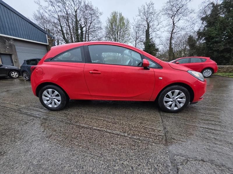 Second-hand Vauxhall Corsa Design Edition 75 CP (55 kW) 2019 Roșu Hatchback