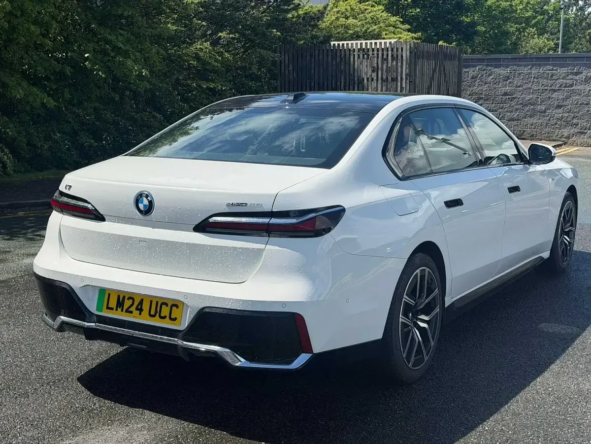 Used BMW i7 M Sport 334 kW (455 HP) 2024 White Sedan