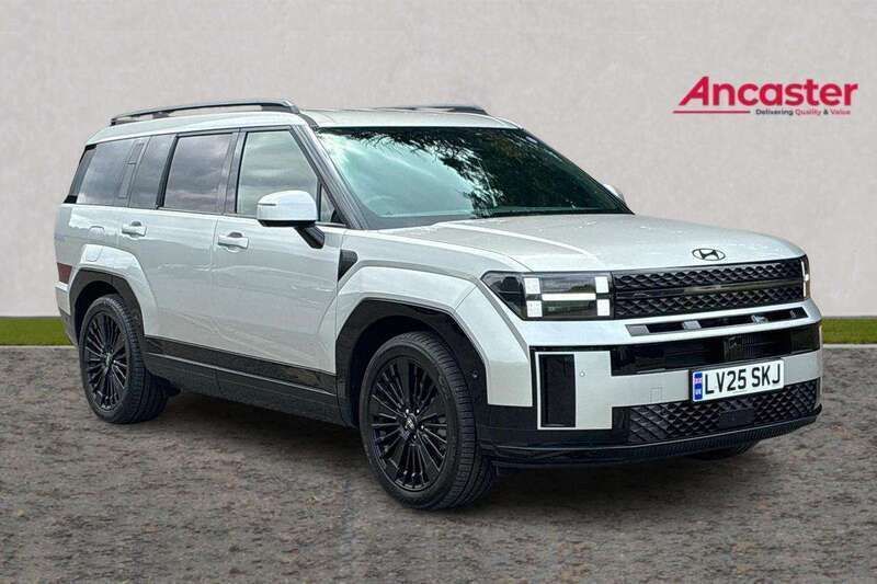 Silver Used 2025 Hyundai Santa Fe SUV | £52,999 - Image 1/4