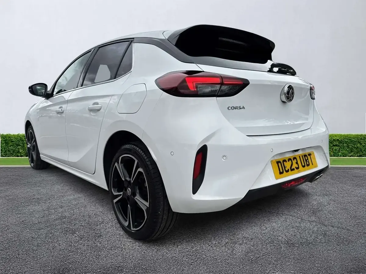 Used Vauxhall Corsa Ultimate 130 HP (95 kW) 2023 White Hatchback