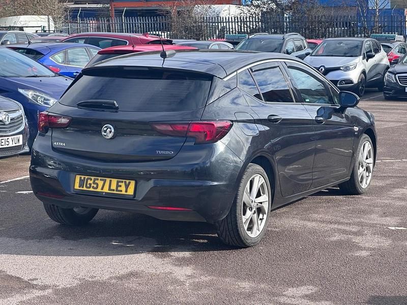 Used Vauxhall Astra SRi 150 HP (110 kW) 2016 Black Hatchback