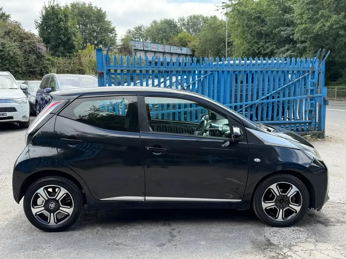 Used Toyota Aygo X-clusiv 2014 Black Hatchback