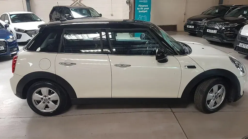 Used Mini Cooper Hatch 2018 White Hatchback