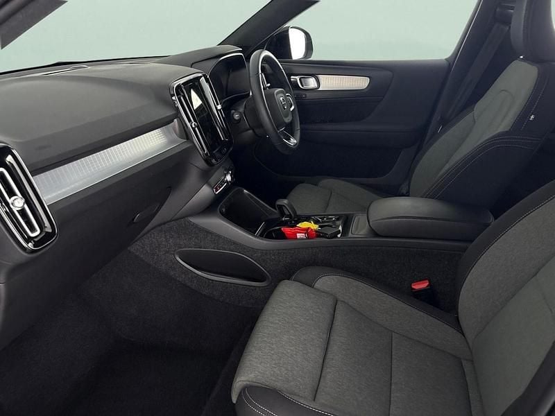 Used Volvo XC40 Plus 163 HP (119 kW) 2022 Black SUV