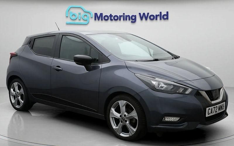 Usado Nissan Micra S 92 HP (67 kW) 2022 Cinzento Citadino