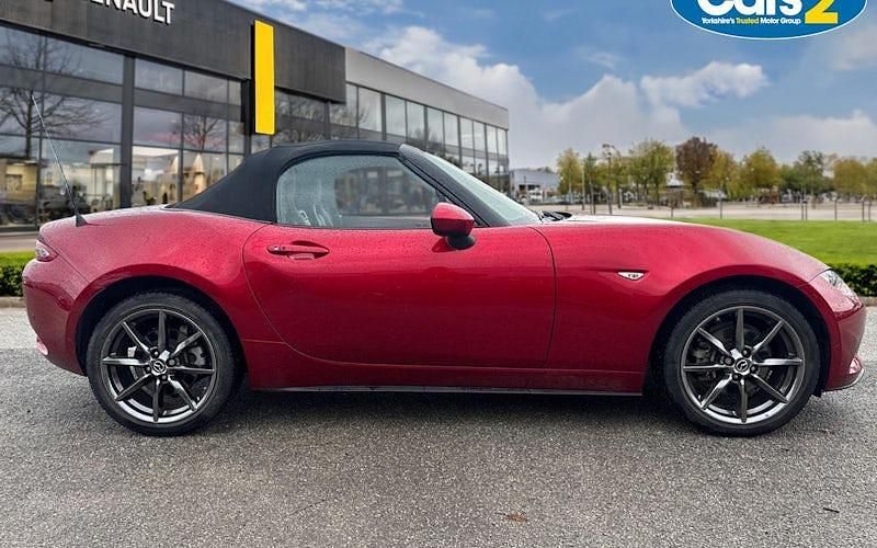 Used Mazda MX5 Inclusive 184 HP (135 kW) 2019 Red Cabriolet