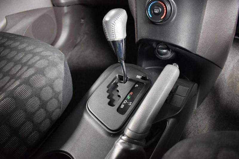 Usado Toyota iQ 68 HP (50 kW) 2009 Roxo Citadino