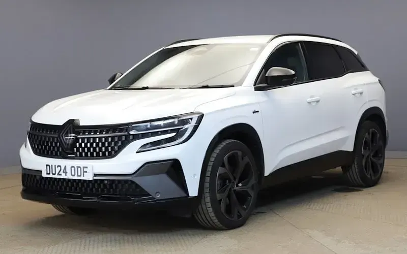 Used Renault Austral Techno Esprit Alpine 200 HP (147 kW) 2024 White SUV