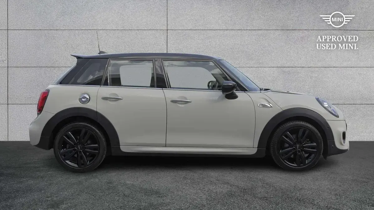 Used Mini Cooper S Hatch 189 HP (139 kW) 2019 White Hatchback
