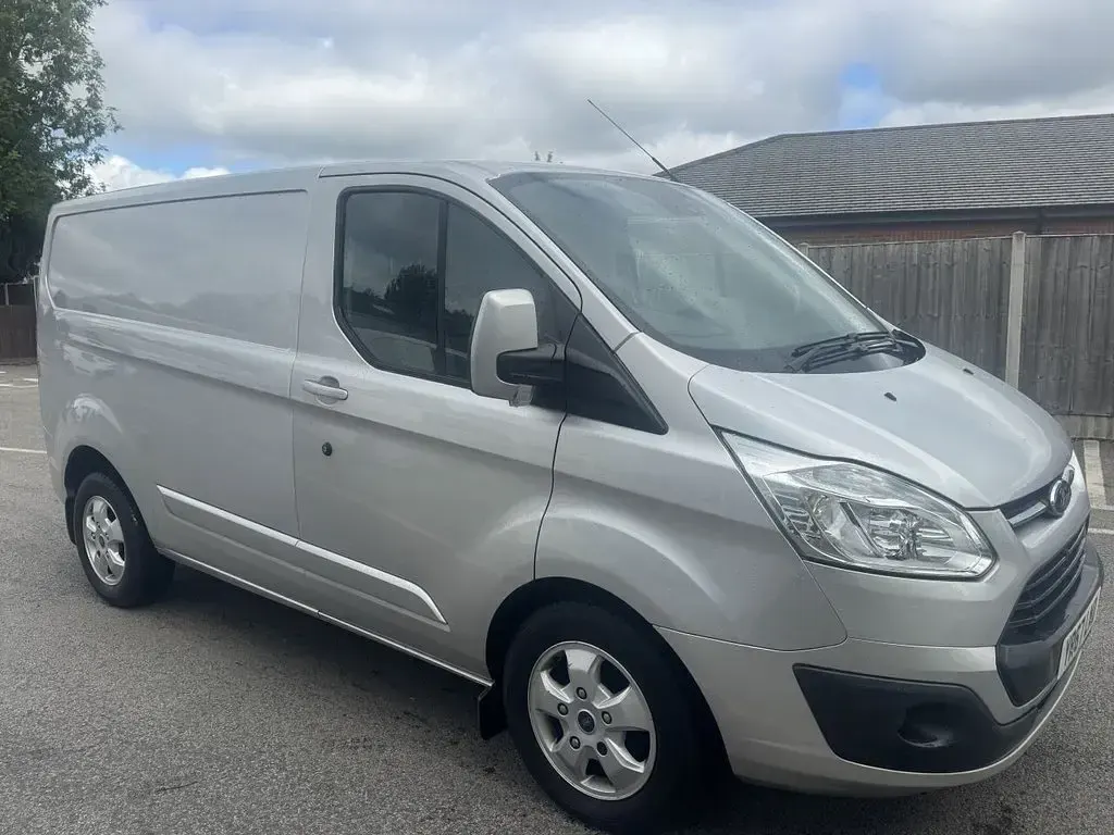 Used Ford Transit Custom Limited 130 HP (95 kW) 2017 Silver Van