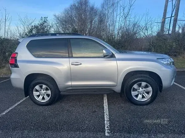 Used Toyota Land Cruiser 177 HP (130 kW) 2018 Silver Hatchback