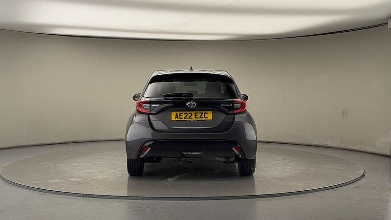 Used Toyota Yaris Hybrid 116 HP (85 kW) 2022 Magnetic grey Hatchback