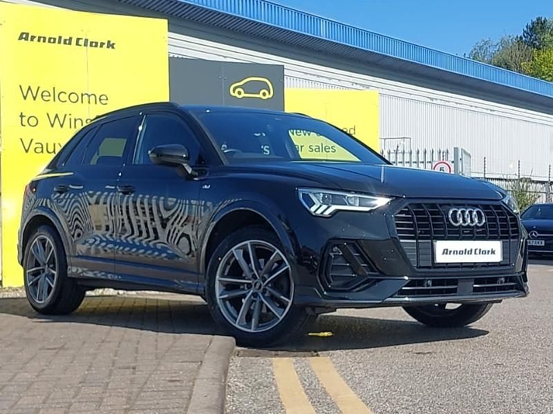 Begagnad Audi Q3 Black Edition 150 HK (110 kW) 2021 Svart SUV