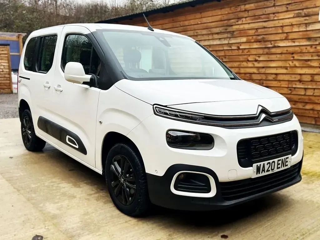 Used Citroën Berlingo Flair 130 HP (95 kW) 2020 White MPV