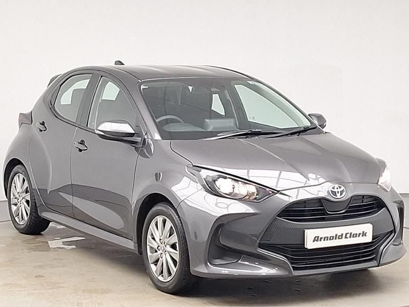 Grey Used 2022 Toyota Yaris Hybrid Hatchback | £16,298 (Good price) - Image 1/4