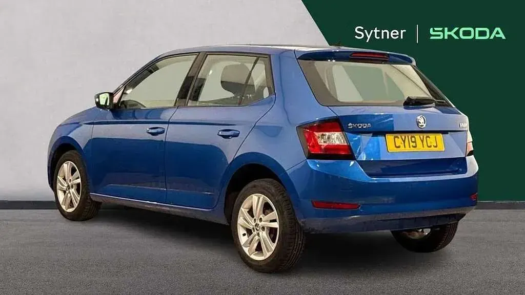 Used Skoda Fabia SE 73 HP (53 kW) 2019 Race blue metallic Hatchback