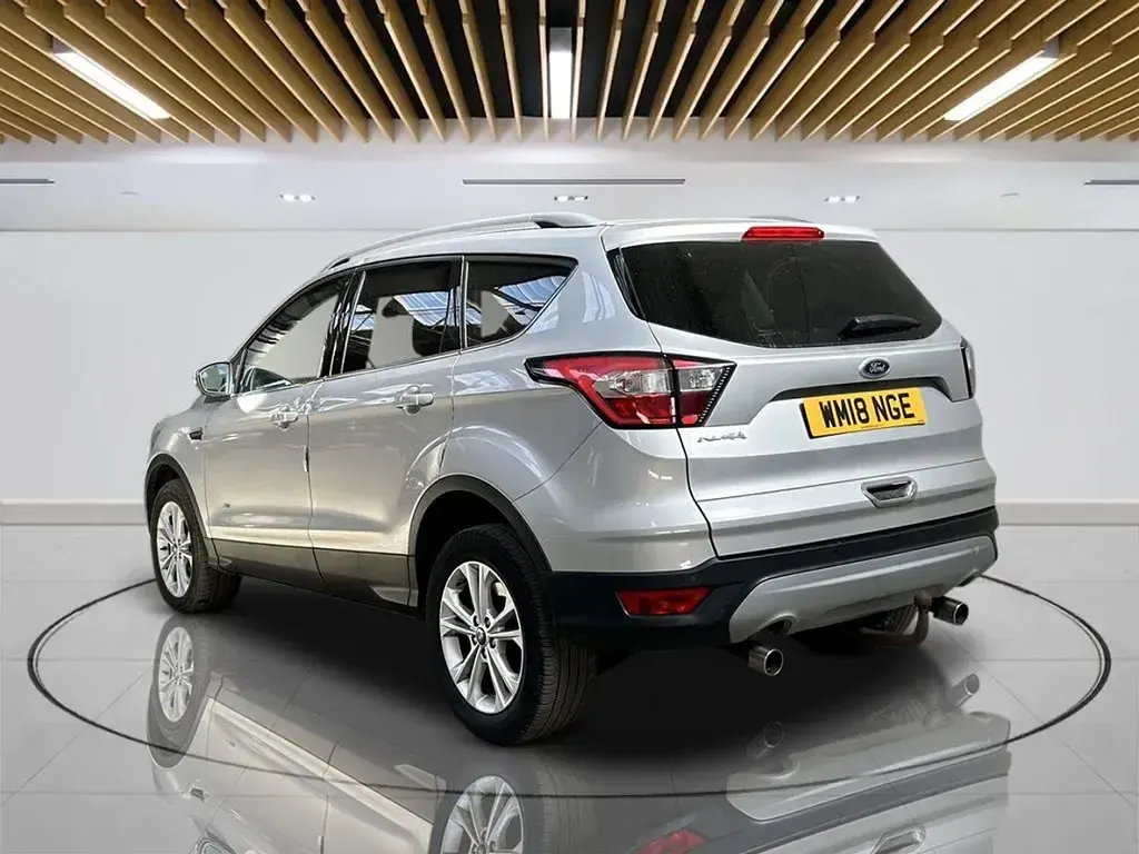 Usado Ford Kuga Titanium 180 CV (132 kW) 2018 Plateado SUV