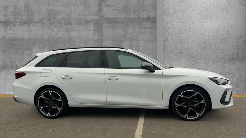 Used Cupra Leon 150 HP (110 kW) 2025 Glacial white