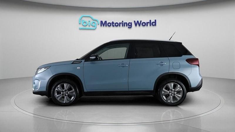 Second-hand Suzuki Vitara SZ-T 129 CP (94 kW) 2023 Albastru SUV