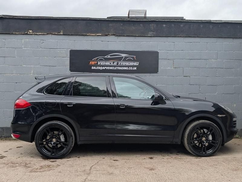 Used Porsche Cayenne 245 HP (180 kW) 2013 Black SUV
