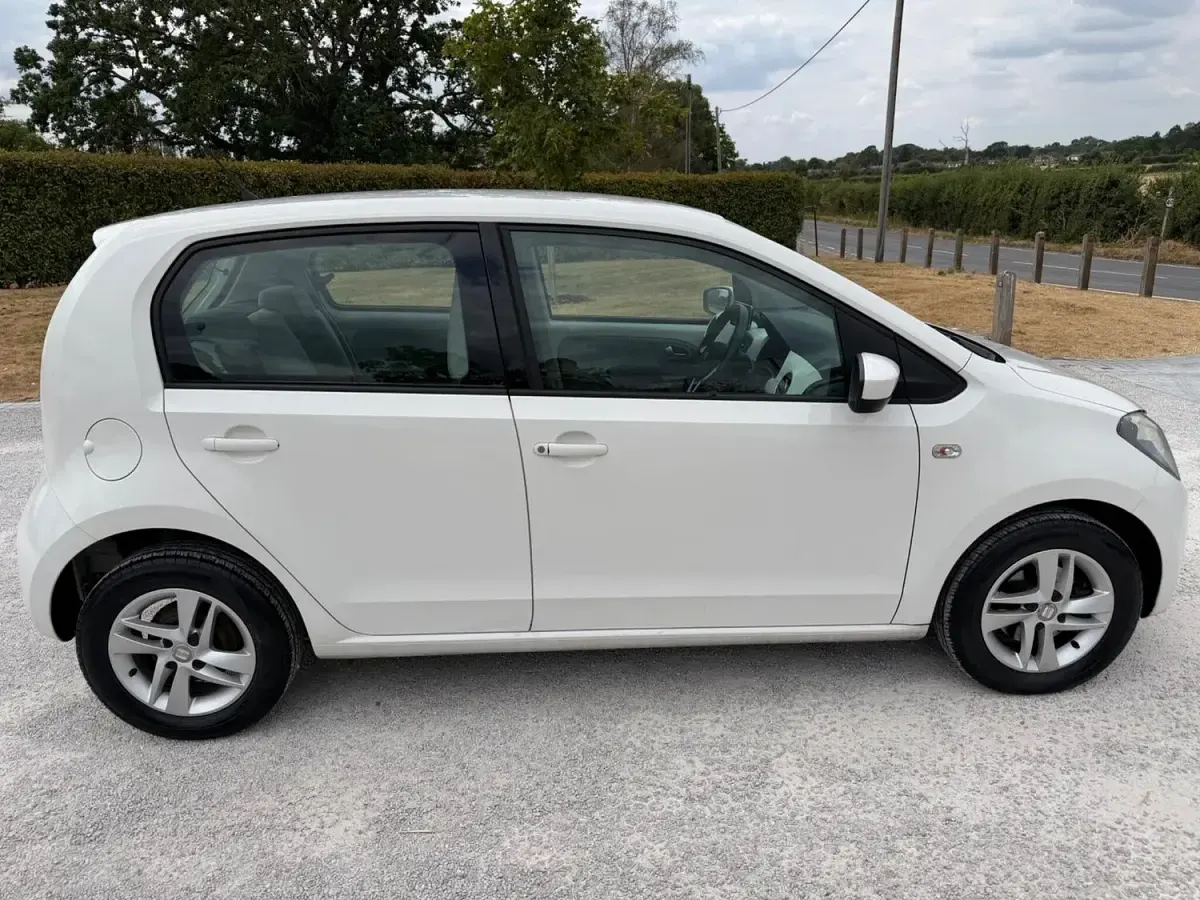 Used Seat Mii 60 HP (44 kW) 2013 White Hatchback