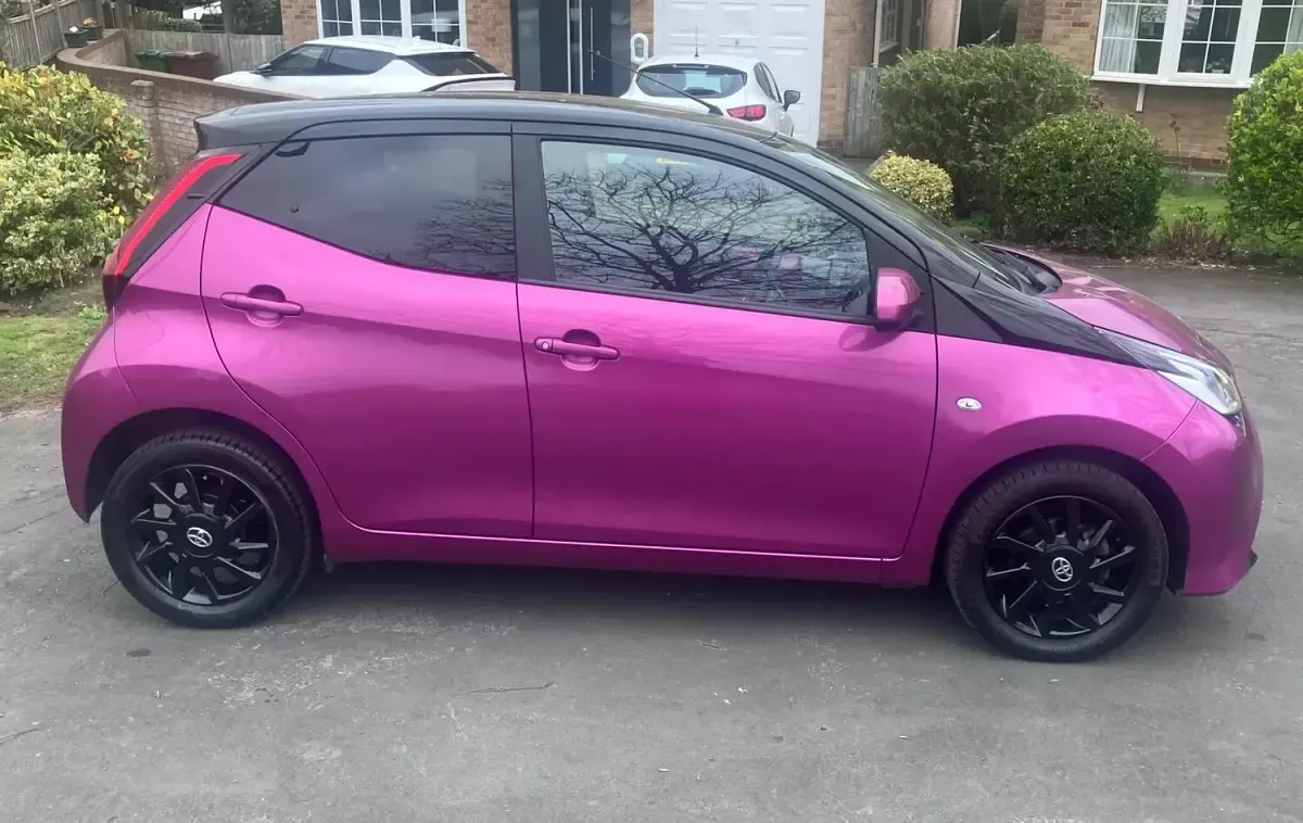Used Toyota Aygo X-cite 72 HP (52 kW) 2018 Mauve/purple Hatchback