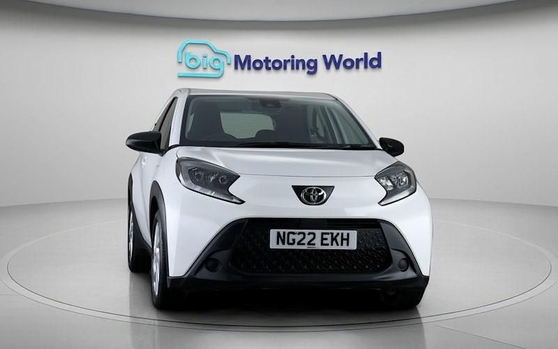 Used Toyota Aygo X PURE 72 HP (52 kW) 2025 SUV