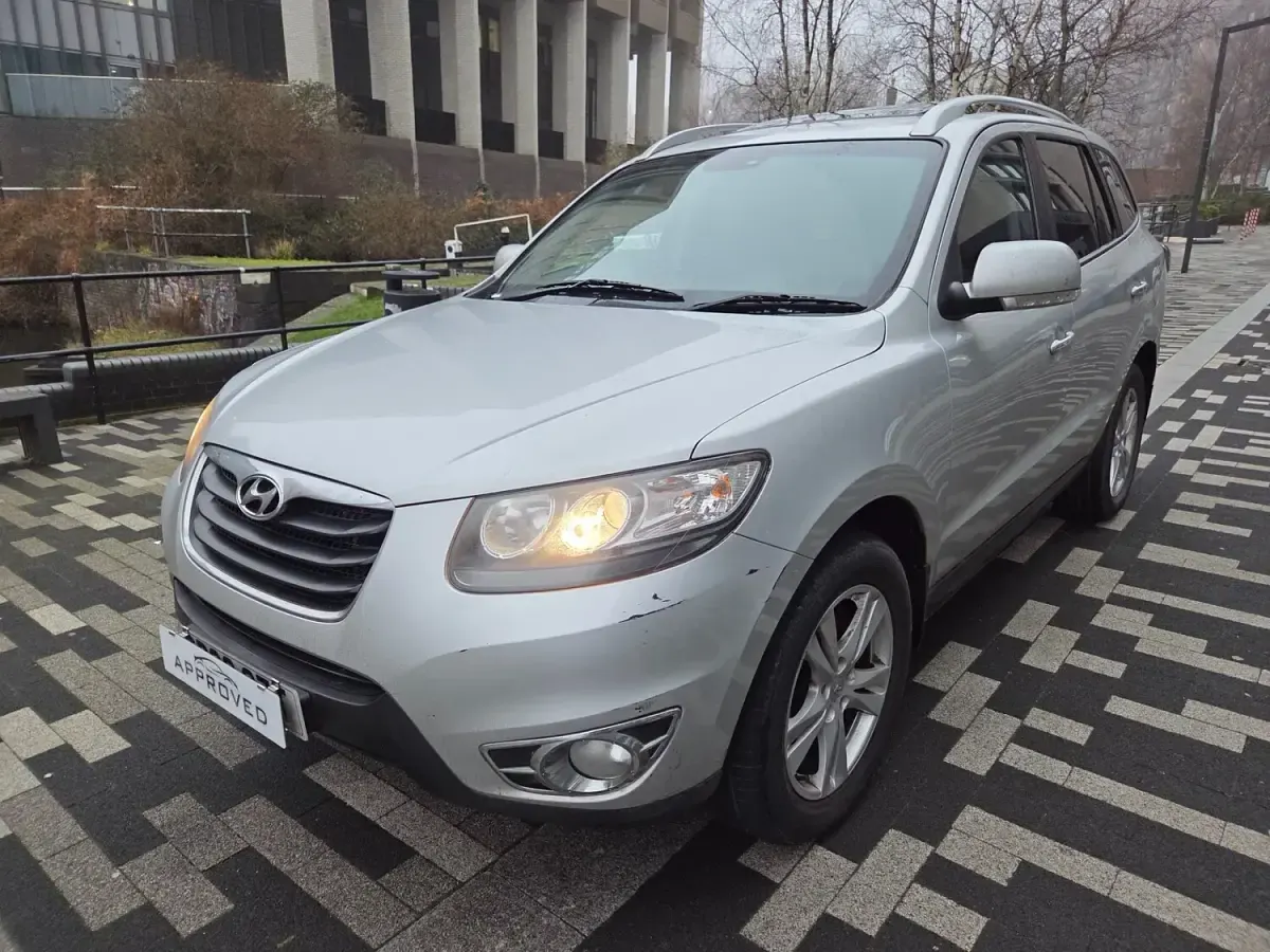 Used Hyundai Santa Fe Premium 197 HP (144 kW) 2010 Silver SUV