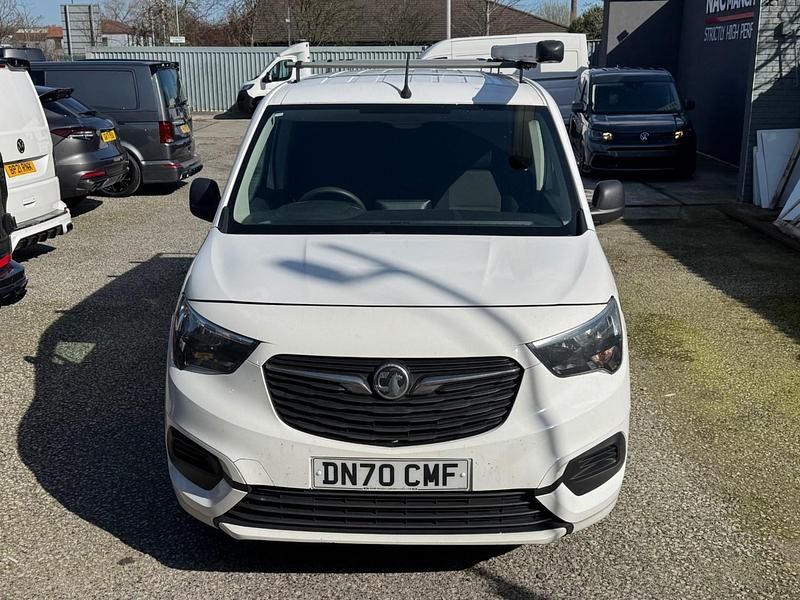 Used Vauxhall Combo Sportive 100 HP (73 kW) 2020 White MPV