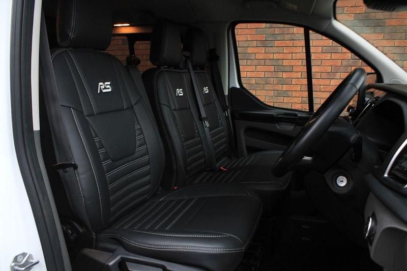 Used Ford Transit Custom Limited 130 HP (95 kW) 2021 White Van