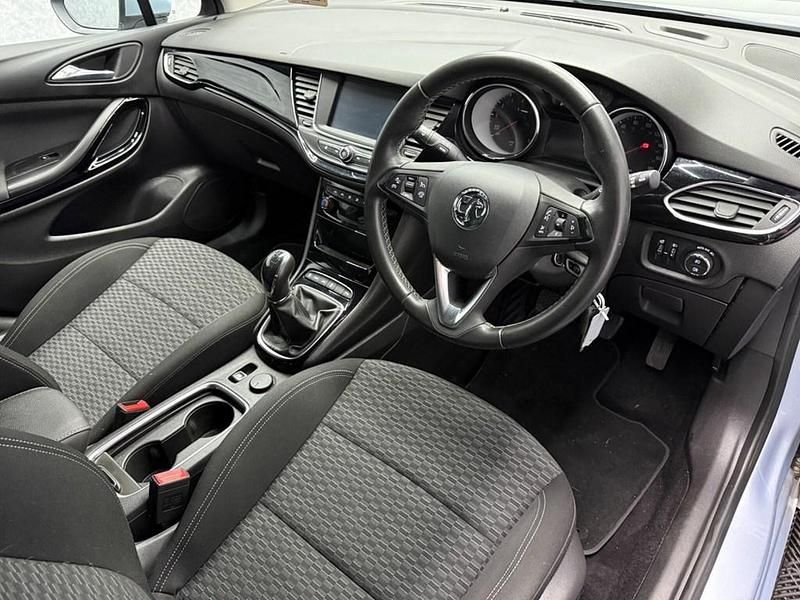 Used Vauxhall Astra SRi 2018 Silver Hatchback