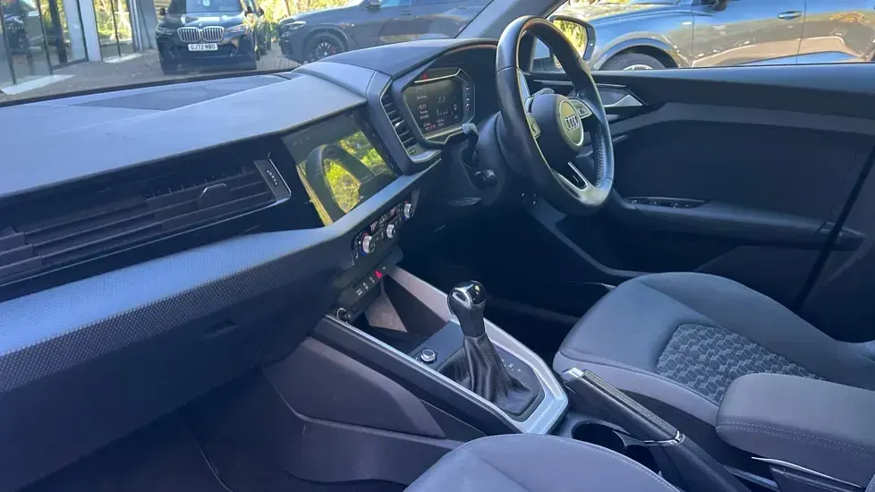 Usado Audi A1 Comfort 116 HP (85 kW) 2019 Branco SUV