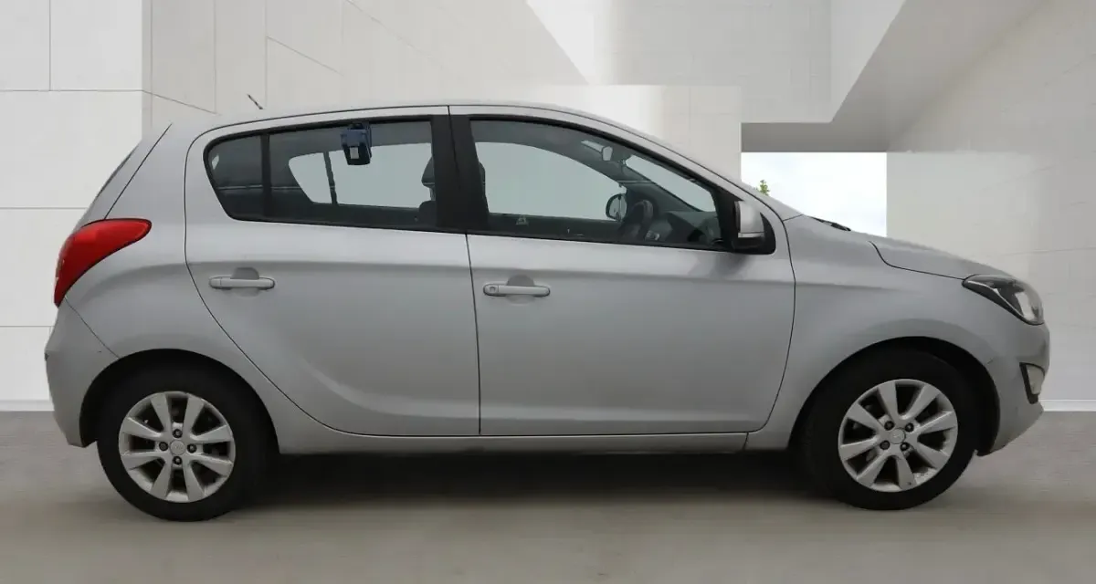 Używany Hyundai i20 Active 2014 Srebrny Hatchback