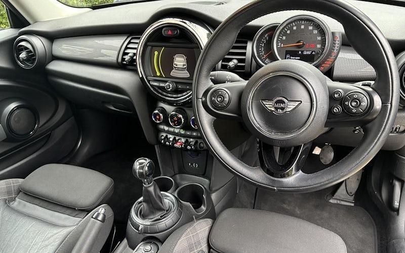 Used Mini Cooper Hatch 136 HP (100 kW) 2017 Hatchback