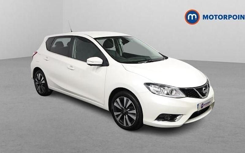 Used Nissan Pulsar Tekna 116 HP (85 kW) 2017 White Hatchback