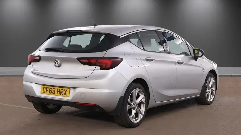 Second-hand Vauxhall Astra SRi 145 CP (106 kW) 2020 Argintiu Hatchback