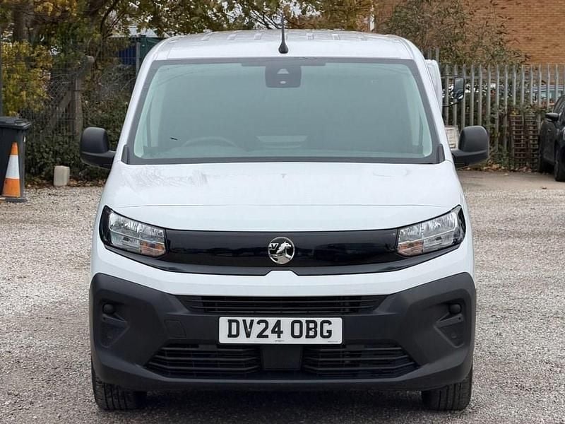 Used Vauxhall Combo S 100 HP (73 kW) 2024 White Van
