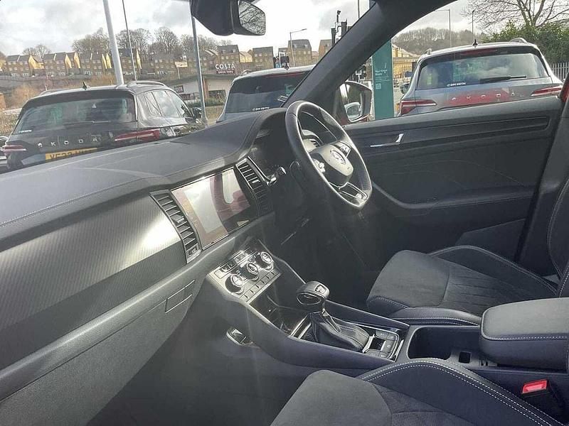 Used Skoda Kodiaq SportLine 140 HP (102 kW) 2023 Red SUV