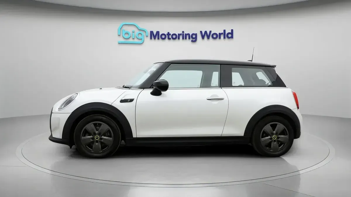 Used Mini Cooper S Hatch 135 kW (184 HP) 2023 White Hatchback