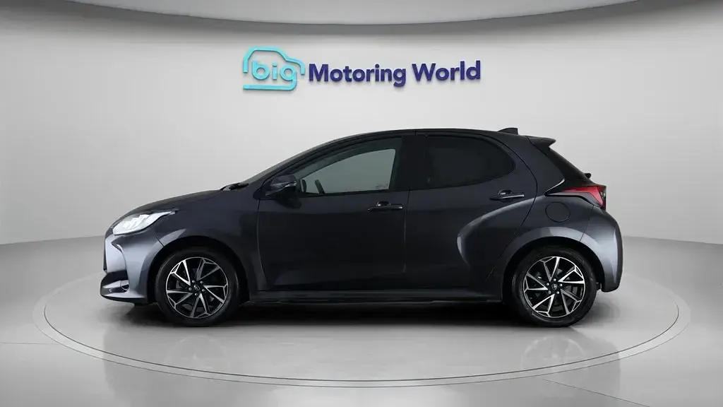 Used Toyota Yaris Hybrid Design 116 HP (85 kW) 2023 Grey Hatchback
